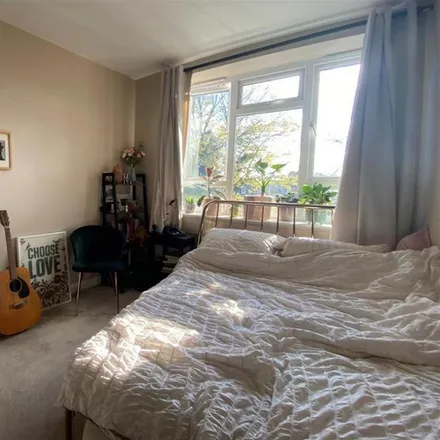 Image 6 - Clissold Crescent, London, N16 9BE, United Kingdom - Apartment for rent