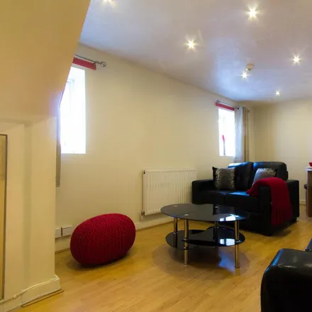 Image 2 - Hyde Park Source, 2 Rosebank Road, Leeds, LS3 1HH, United Kingdom - House for rent