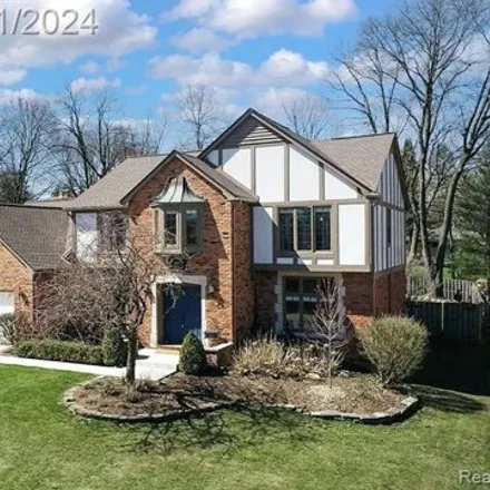 Buy this 4 bed house on 412 Lake Forest Road in Rochester Hills, MI 48309