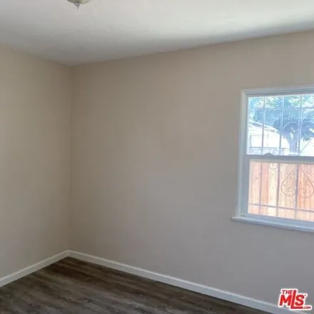 Image 7 - 1229 West 60th Place, Los Angeles, CA 90044, USA - House for sale