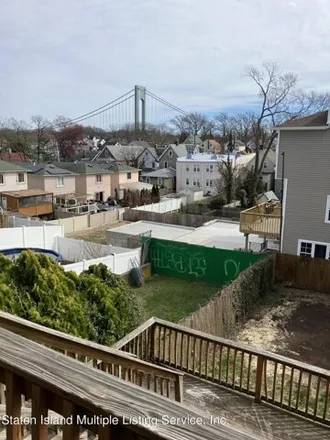 Image 3 - 66 Evelyn Pl, New York, 10305 - House for sale