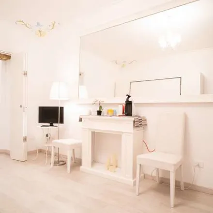 Image 8 - Joe Padella, Via Nomentana, 203, 00198 Rome RM, Italy - Apartment for rent