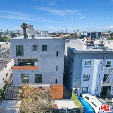 Image 1 - Common Paramount, Lexington Avenue, Los Angeles, CA 90038, USA - House for rent