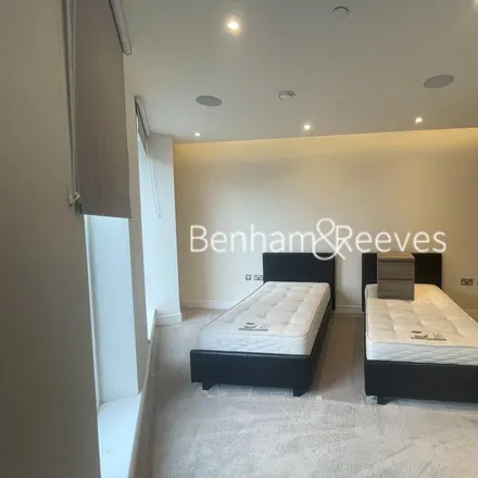 Image 4 - Chelsea Creek Tower, Park Street, London, SW6 2QF, United Kingdom - Apartment for rent