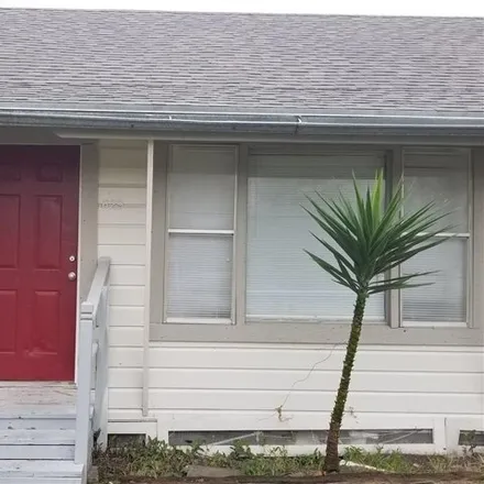 Rent this 2 bed house on 629 W Nettie Ave Unit B in Kingsville, Texas