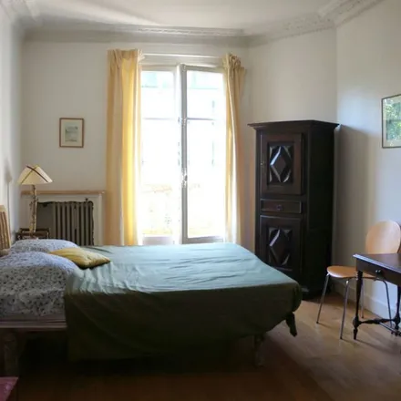 Rent this 5 bed apartment on 32 Avenue des Tribunes in 75012 Paris, France