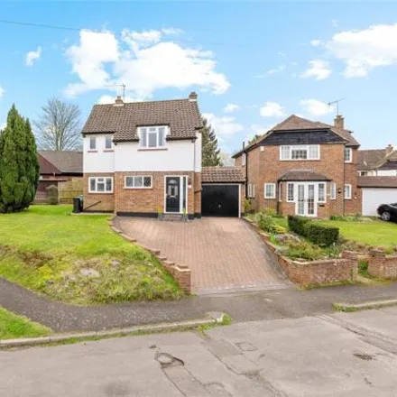 Buy this 3 bed house on Willow Way in Godstone, RH9 8NQ