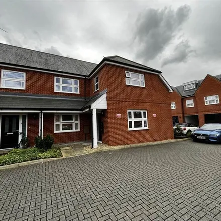 Rent this 2 bed apartment on Hatfields of Crowthorne in High Street, Buckler's Park
