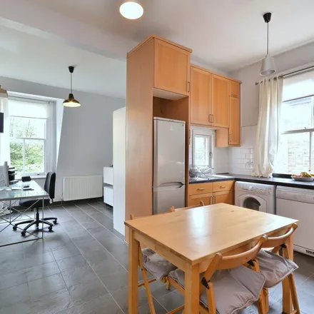 Rent this 2 bed apartment on Flanders Road in London, W4 1NH