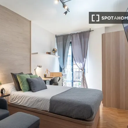 Rent this 7 bed room on Madrid in Xandro Tattoo Studio, Calle de Viriato