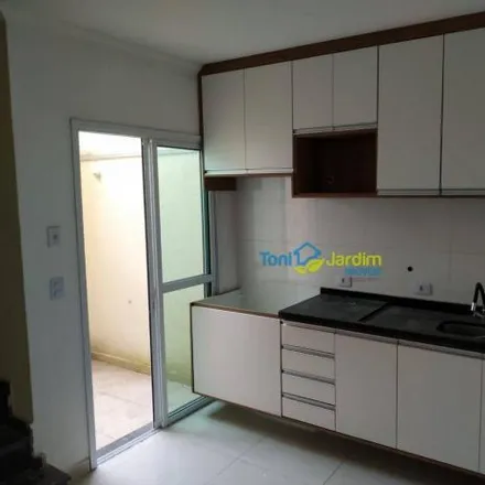 Rent this 2 bed house on Rua dos Congregados in Jardim Santo Antônio, Santo André - SP