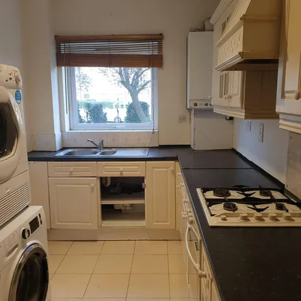 Rent this 2 bed apartment on Aplin Way in London, TW7 4RJ