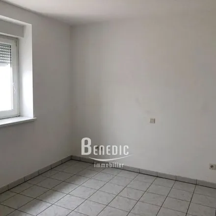 Rent this 3 bed apartment on 6 Rue du Presbytère in 57455 Seingbouse, France