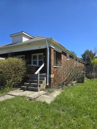 Image 3 - 1253 North Emerson Avenue, Indianapolis, IN 46219, USA - House for sale
