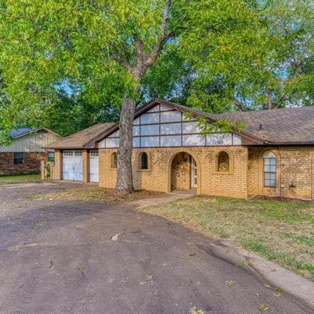 Buy this 3 bed house on 1305 Pecan Drive in Weatherford, TX 76086