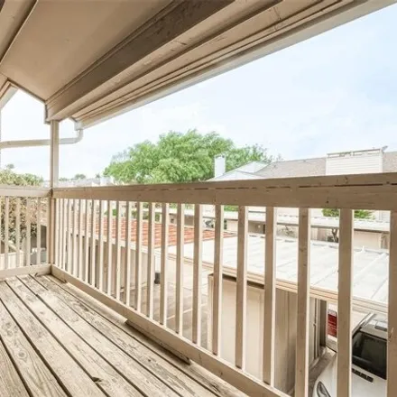 Buy this 3 bed condo on 9480 Windswept Lane in Houston, TX 77063