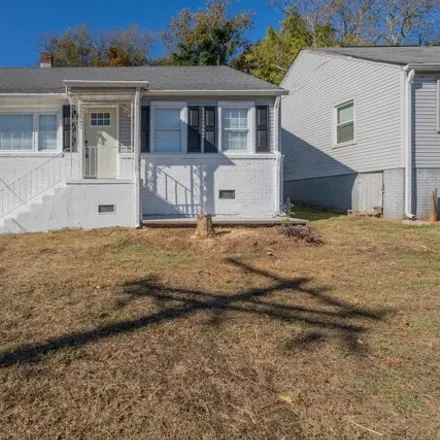 Buy this 4 bed house on 1875 Natchez Avenue in Knoxville, TN 37915