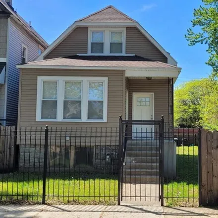 Rent this 3 bed apartment on 6838 S Claremont Ave Unit 2 in Chicago, Illinois