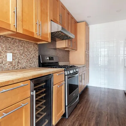 Rent this 3 bed townhouse on 175 Bergen Street in New York, NY 11217