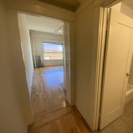 Image 3 - The Raymond, 1461 Alice Street, Oakland, CA 94616, USA - Apartment for rent