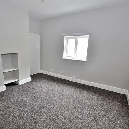 Image 2 - Lonsdale Road, Goldthorn Hill, WV3 0DY, United Kingdom - Apartment for rent