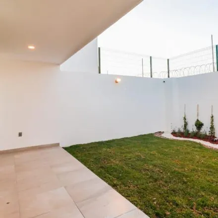 Rent this 3 bed house on Calle Hacienda Madrid in La Campiña Del Bosque, 37690 León