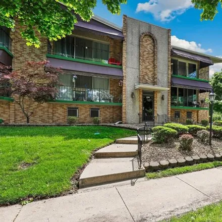 Buy this 3 bed condo on 4187 97th Street in Oak Lawn, IL 60453