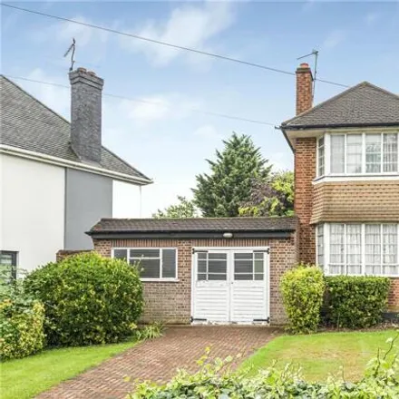 Buy this 3 bed duplex on 33 Merrivale in Oakwood, London