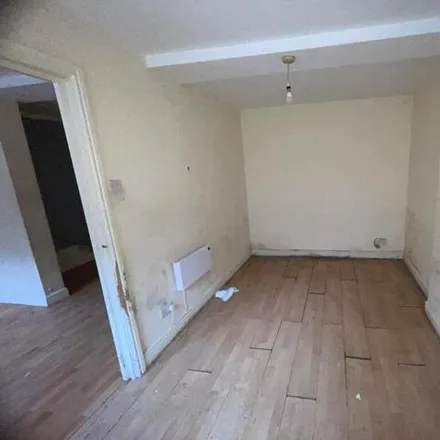 Image 7 - Nancroft Mount, Leeds, LS12 2DF, United Kingdom - Apartment for sale