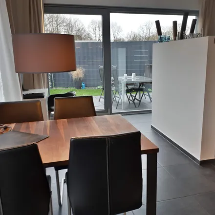 Rent this 2 bed apartment on Taxusweg 1 in 47441 Moers, Germany