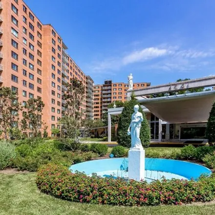 Image 3 - The Towers, 4201 Cathedral Avenue Northwest, Washington, DC 20016, USA - Condo for sale