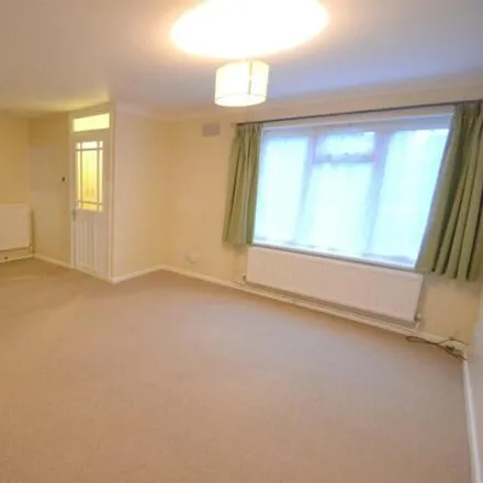 Image 2 - Lawrence Road, St. Neots, PE19 7RP, United Kingdom - House for rent