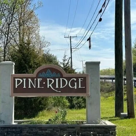 Image 2 - 1204 Pine Ridge Drive, Lehman Township, PA 18324, USA - House for sale