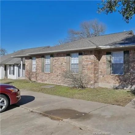 Image 2 - 2122 Hidden Hollow Circle, Bryan, TX 77807, USA - House for rent