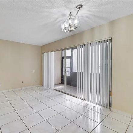 Image 9 - Northeast High School, Northeast 56th Street, North Andrews Gardens, Broward County, FL 33308, USA - Condo for rent