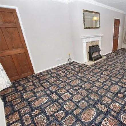 Image 2 - Stonebridge Grove, Pudsey, LS12 5AP, United Kingdom - Duplex for sale