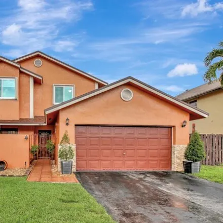 Image 2 - 958 Southwest 96th Avenue, Pembroke Pines, FL 33025, USA - House for sale