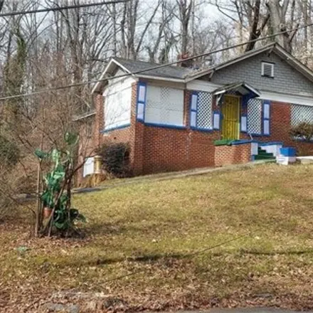 Image 2 - 175 Ridge Avenue Northwest, Atlanta, GA 30318, USA - House for sale