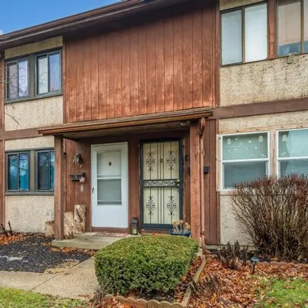 Buy this 3 bed condo on 3124 Easthaven Drive South in Columbus, OH 43232