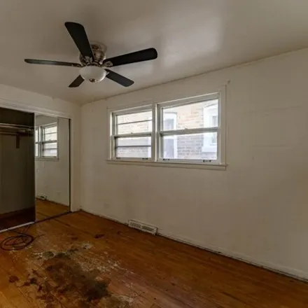 Image 7 - 8533 South Cregier Avenue, Chicago, IL 60617, USA - House for sale