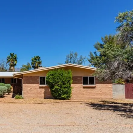 Rent this 3 bed house on 5263 East Baker Street in Tucson, AZ 85711