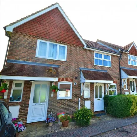 Rent this 2 bed townhouse on Old Place in Lyntons, Pulborough