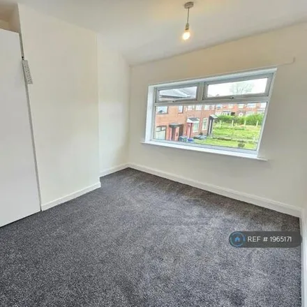 Image 5 - Kirkby Avenue, Manchester, M40 5HN, United Kingdom - Townhouse for rent