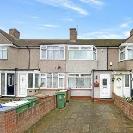 Buy this 2 bed townhouse on Penshurst Avenue in London, DA15 9EY