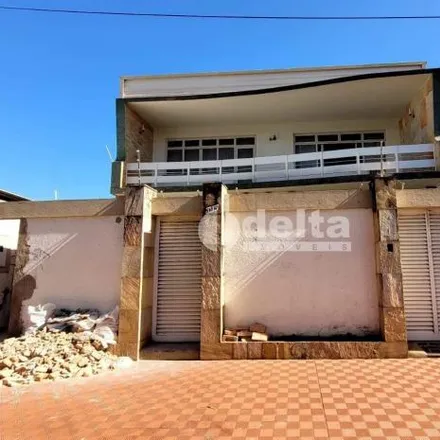 Rent this 3 bed house on Avenida Cesário Alvim in Nossa Senhora Aparecida, Uberlândia - MG