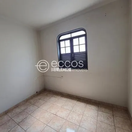Buy this 3 bed apartment on Rua Benjamim Monteiro in Tabajaras, Uberlândia - MG