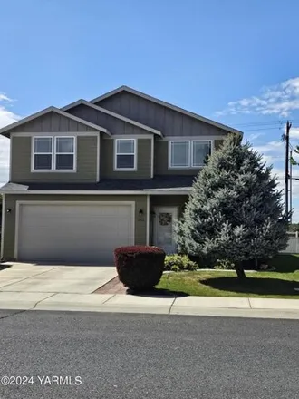 Buy this 4 bed house on 700 Columbus Avenue in Moxee, Yakima County