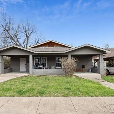 Buy this 5 bed house on 1303 East Jefferson Avenue in Fort Worth, TX 76104