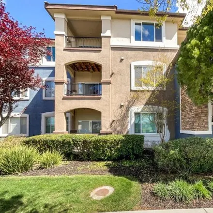 Buy this 2 bed condo on 12 in Roseville Parkway, Roseville