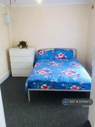 Rent this studio apartment on Grenoble Gardens in London, N13 6JH
